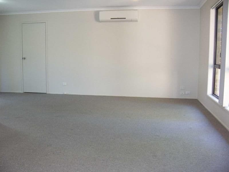 97 Village Way, OXENFORD QLD 4210, Oxenford - Thumbnail 4
