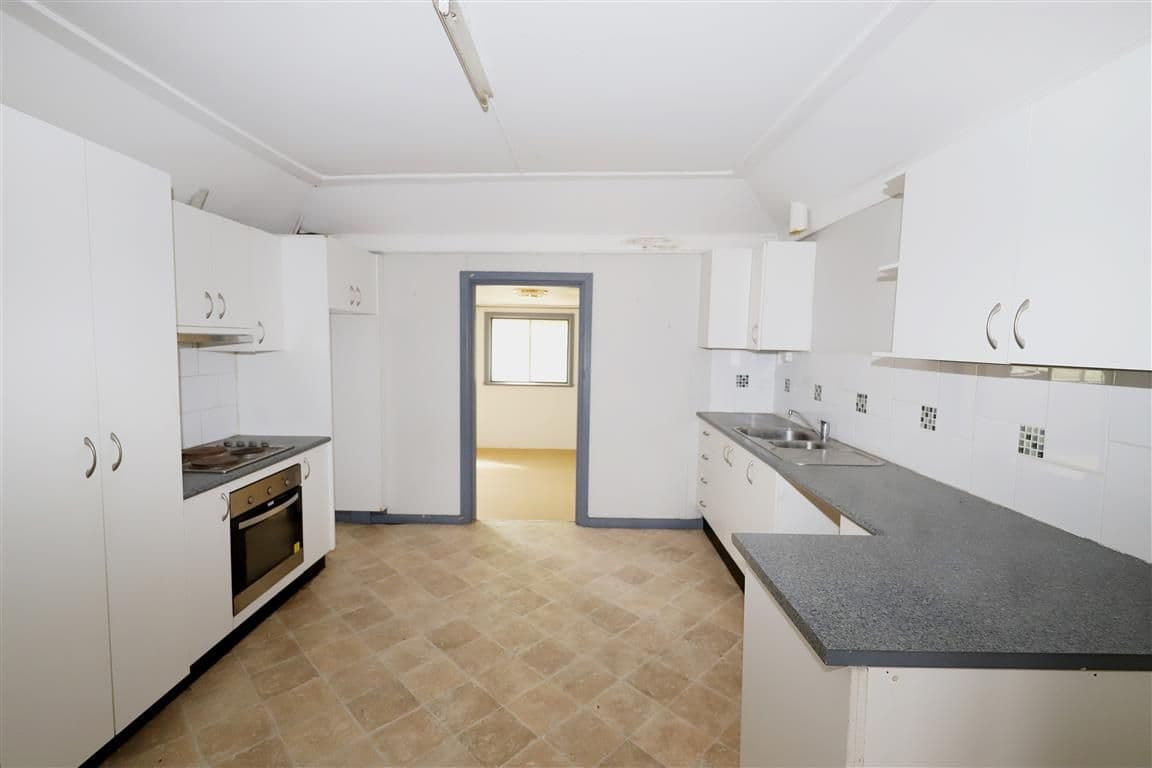 87 Simpson Street, Tumut - Thumbnail 2