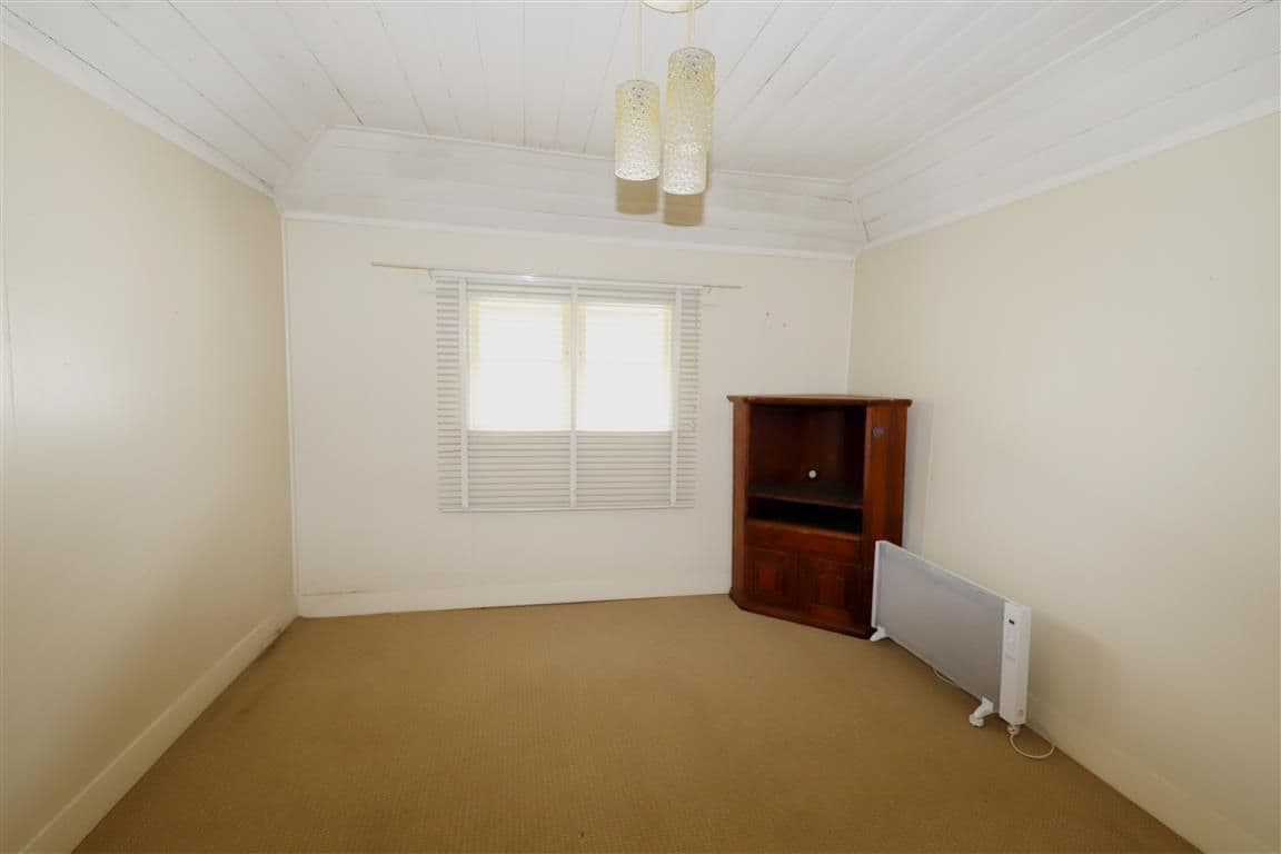 87 Simpson Street, Tumut - Thumbnail 3