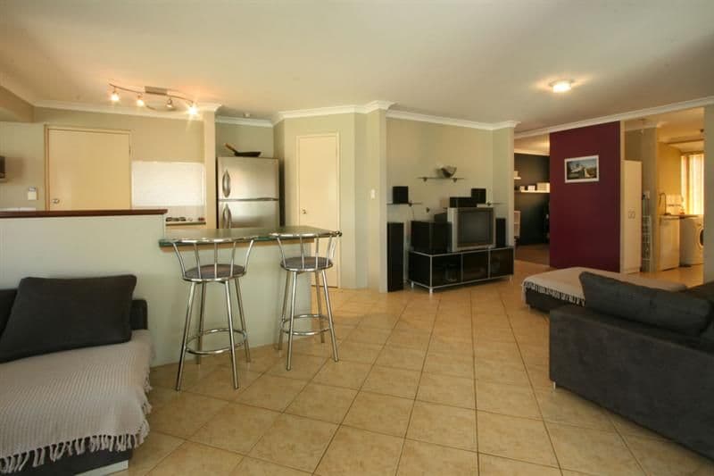 4 Doepel Way, WATTLE GROVE WA 6107, Wattle Grove - Thumbnail 3