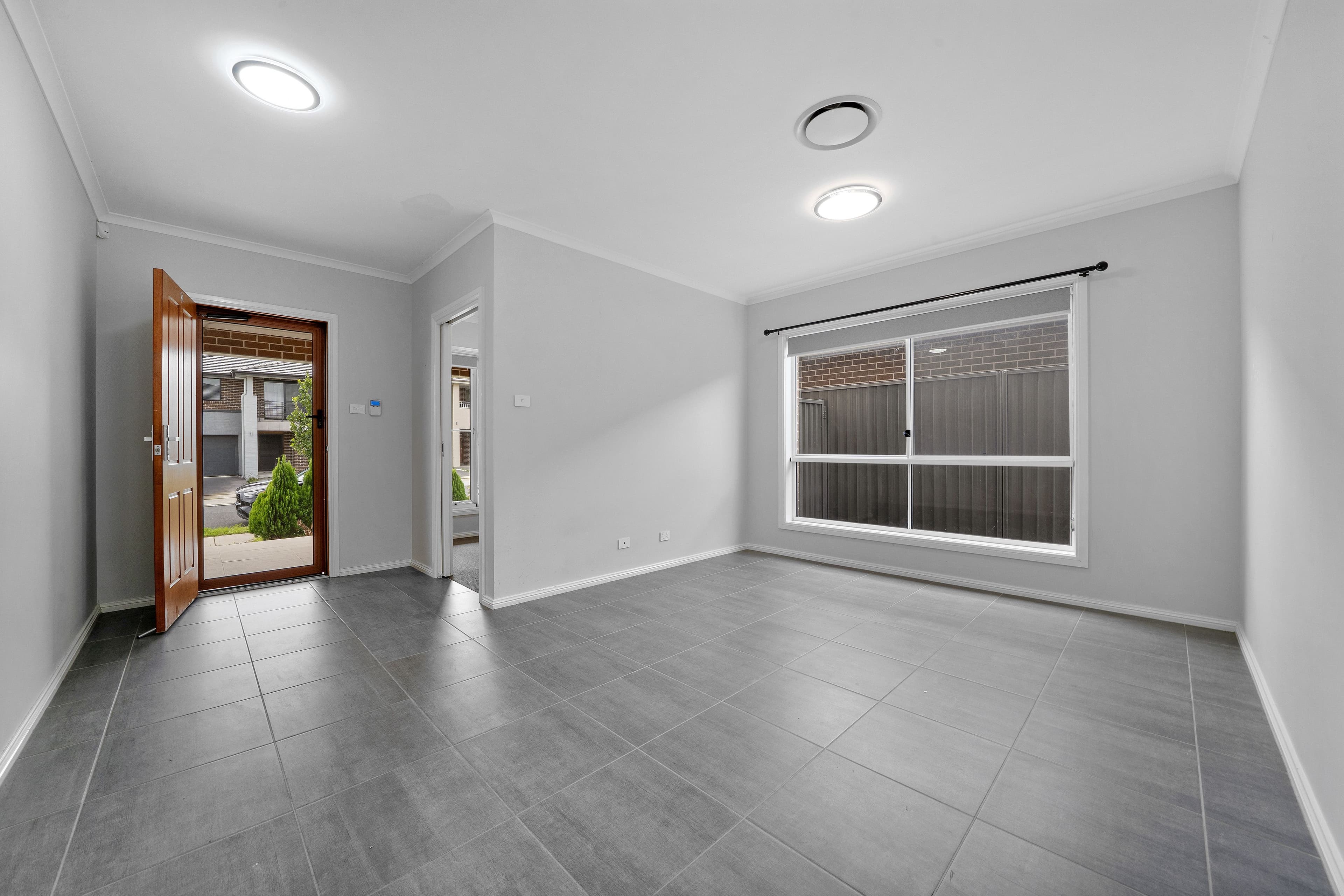 9 Qualmann Street, JORDAN SPRINGS NSW 2747, Jordan Springs - Thumbnail 2