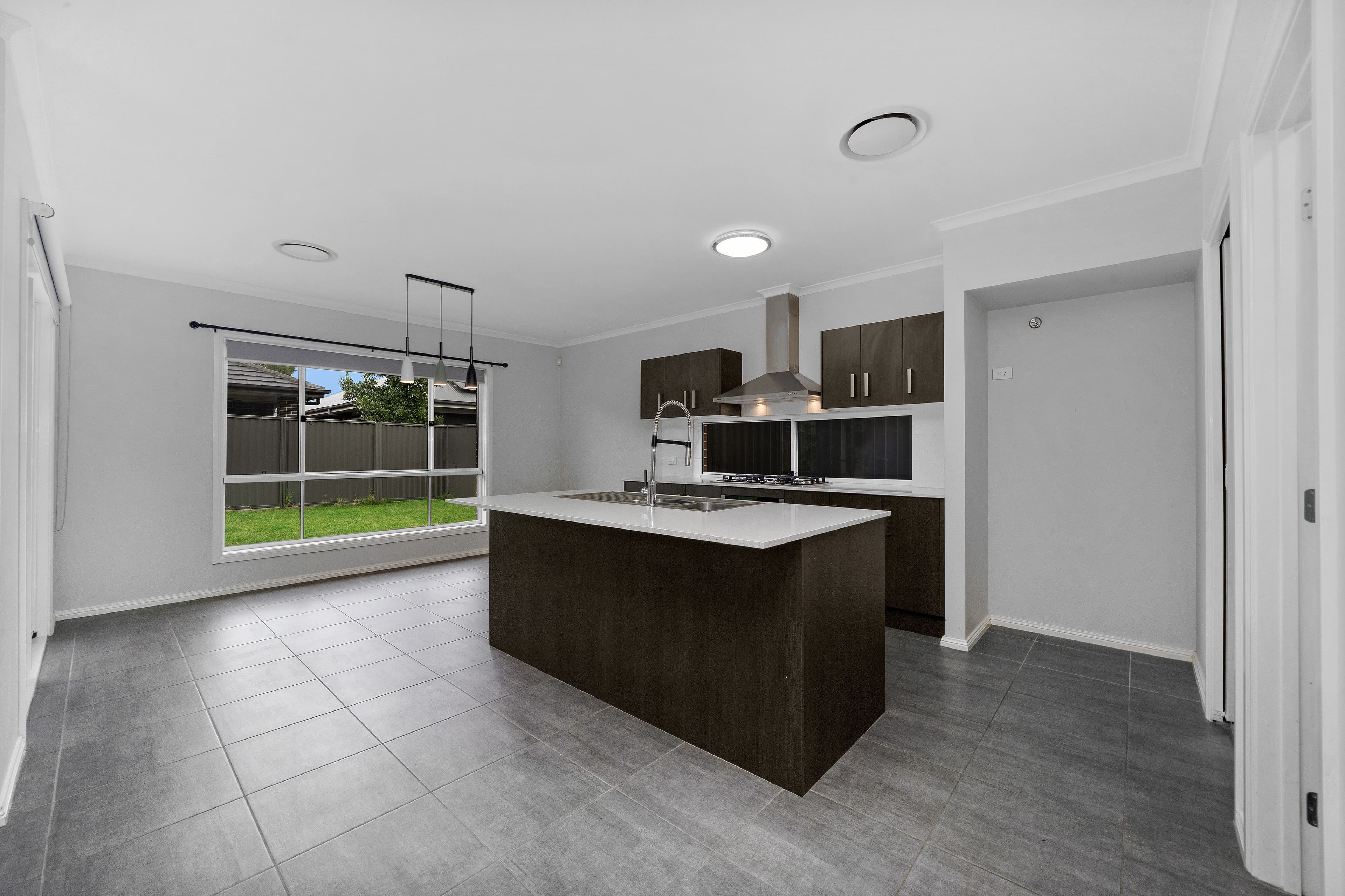 9 Qualmann Street, JORDAN SPRINGS NSW 2747, Jordan Springs - Thumbnail 3