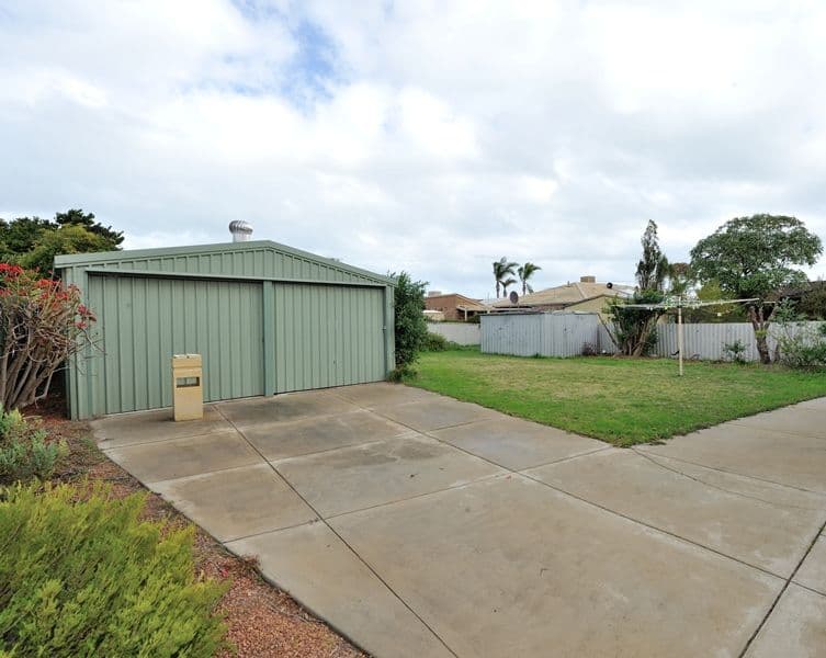 18 Adina Way, ROCKINGHAM WA 6168, Rockingham - Thumbnail 4