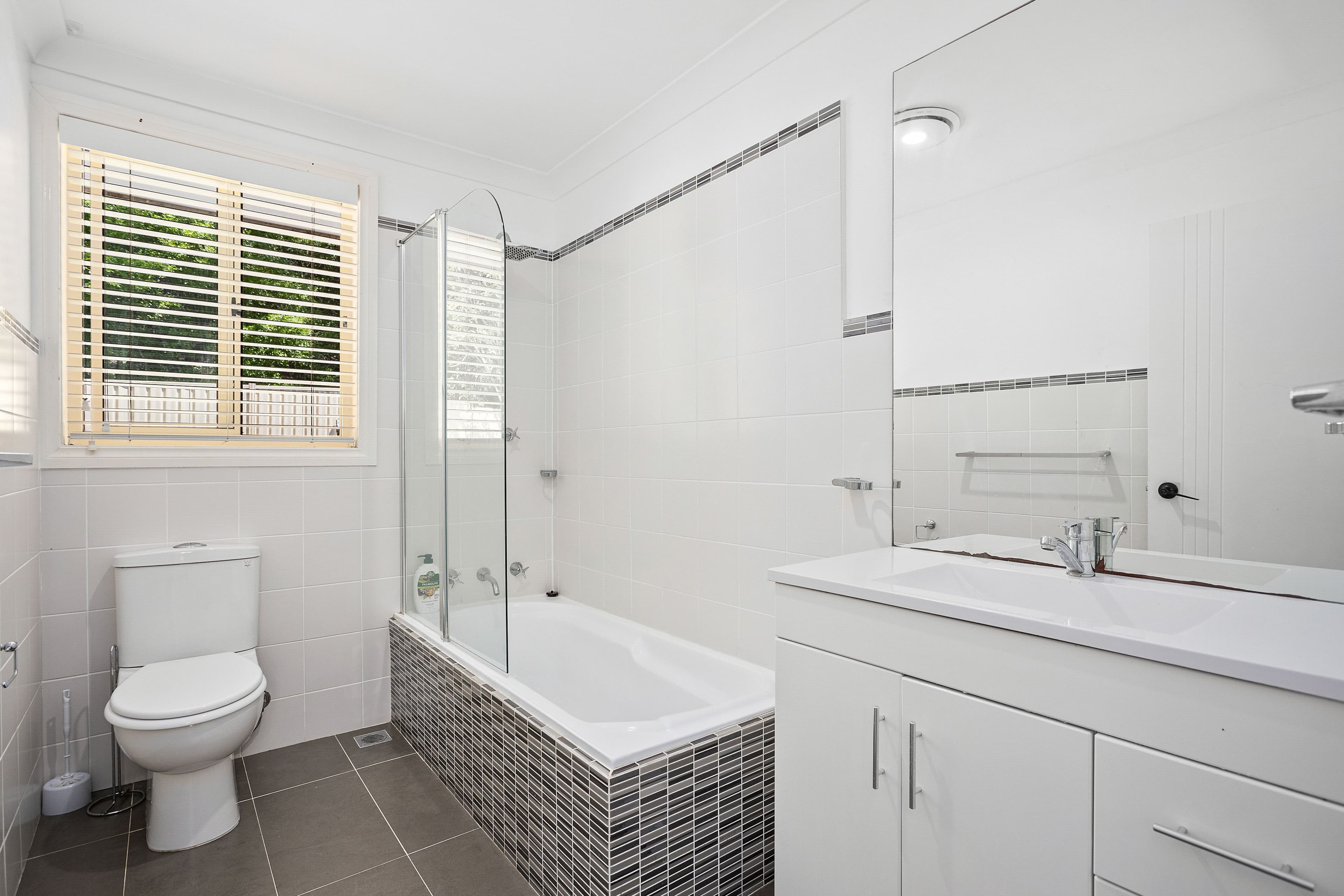 8 Digby Close, Albion Park NSW 2527, Albion Park - Thumbnail 6