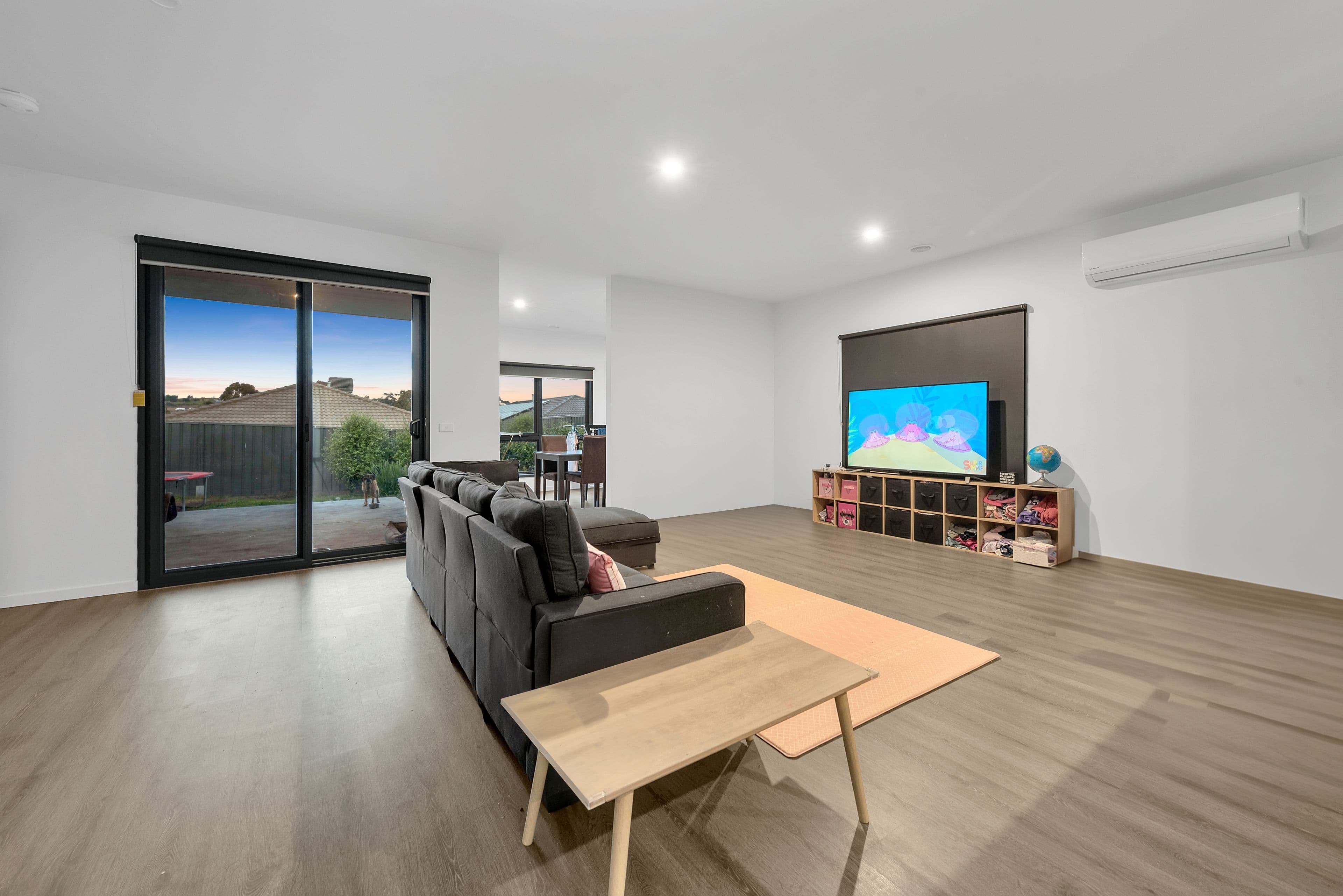 8 Corvara Way, Pakenham VIC 3810, Pakenham - Thumbnail 7