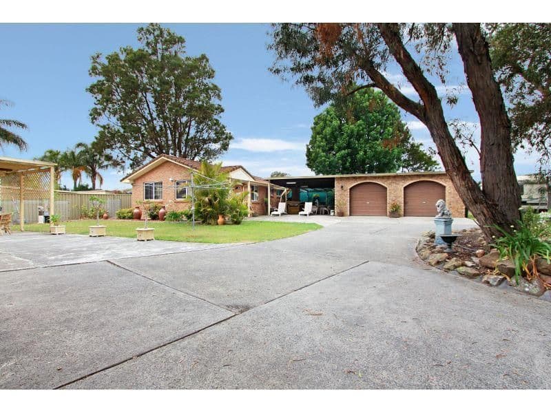 40 Devonshire Crescent, Oak Flats - Thumbnail 2
