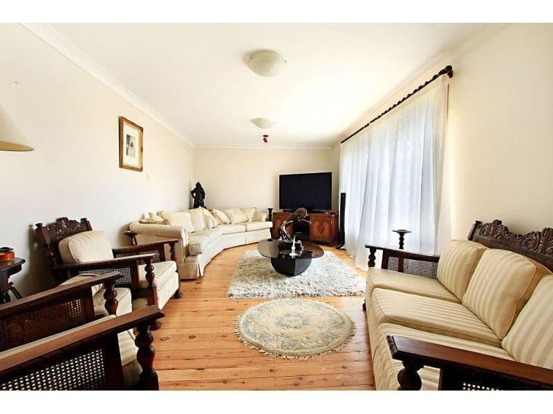 40 Devonshire Crescent, Oak Flats - Thumbnail 3
