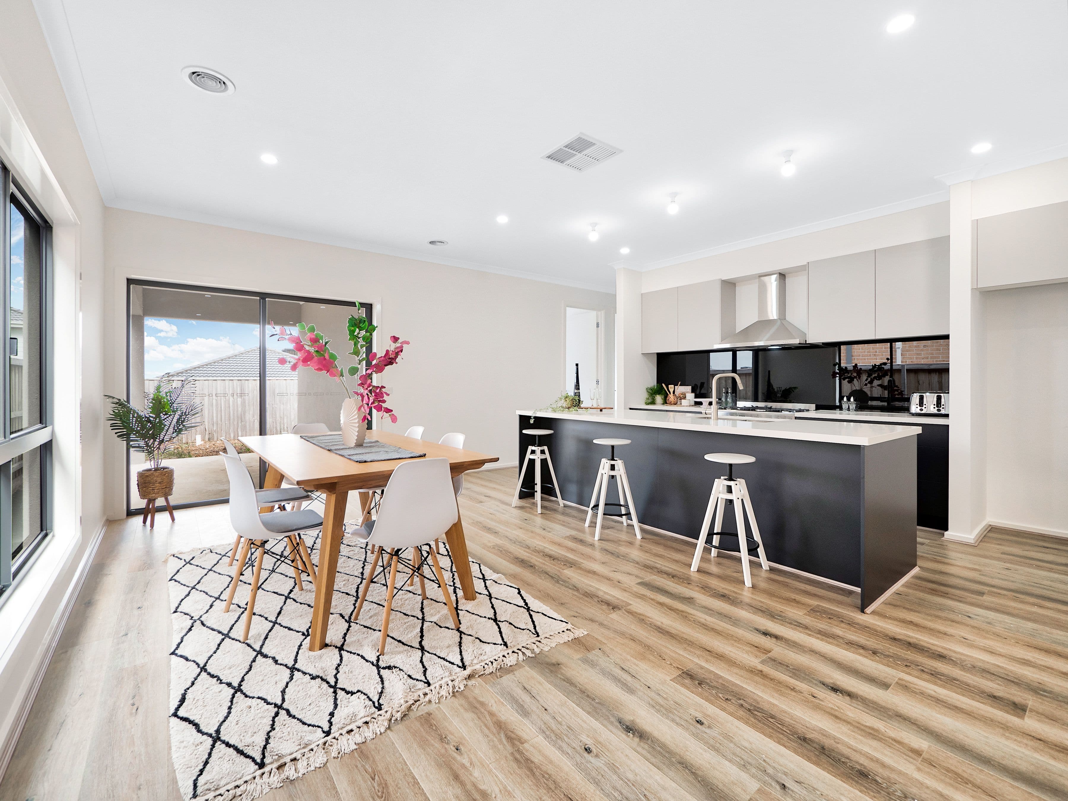 23 Gresall Street, Clyde North VIC 3978, Clyde North - Thumbnail 4