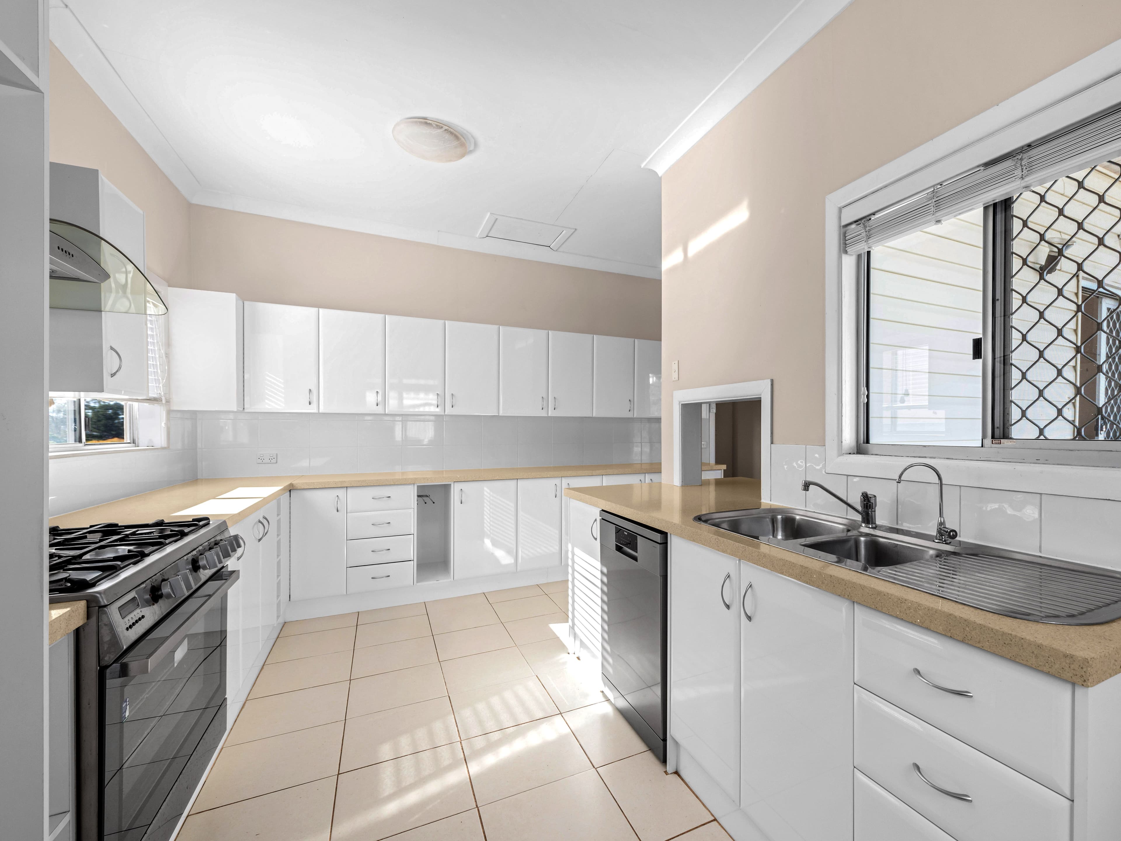 56 Station View Street, Mitchelton QLD 4053, Mitchelton - Thumbnail 2