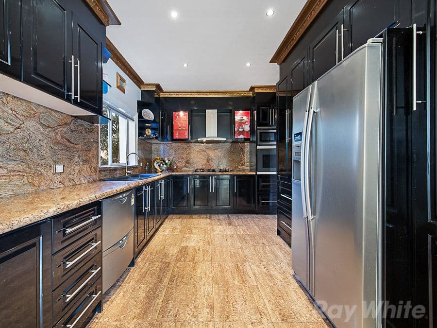 14 Roseberry Avenue, Chelsea VIC 3196, Chelsea - Thumbnail 2