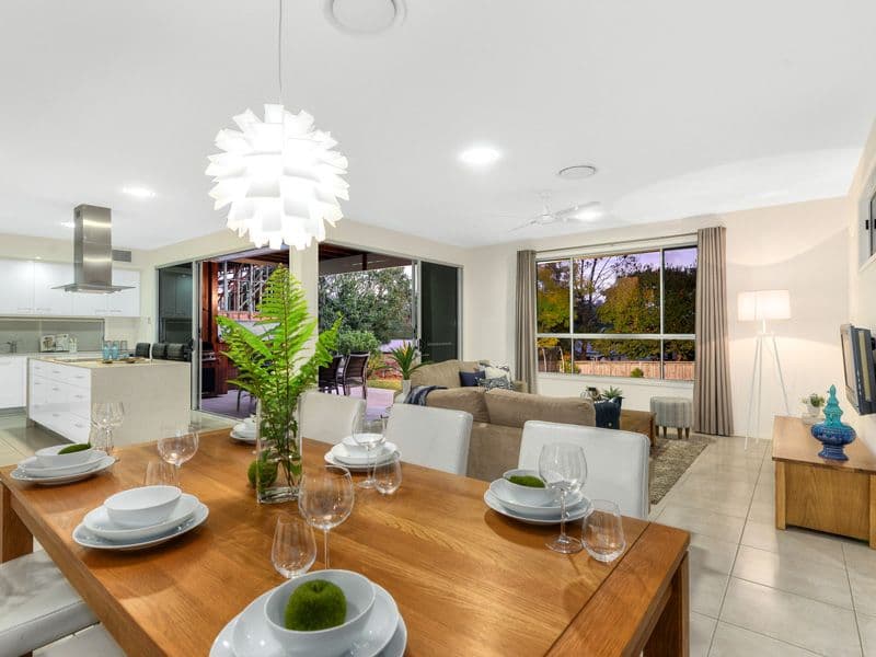 15 Rowton Street, Holland Park QLD 4121, Holland Park - Thumbnail 2