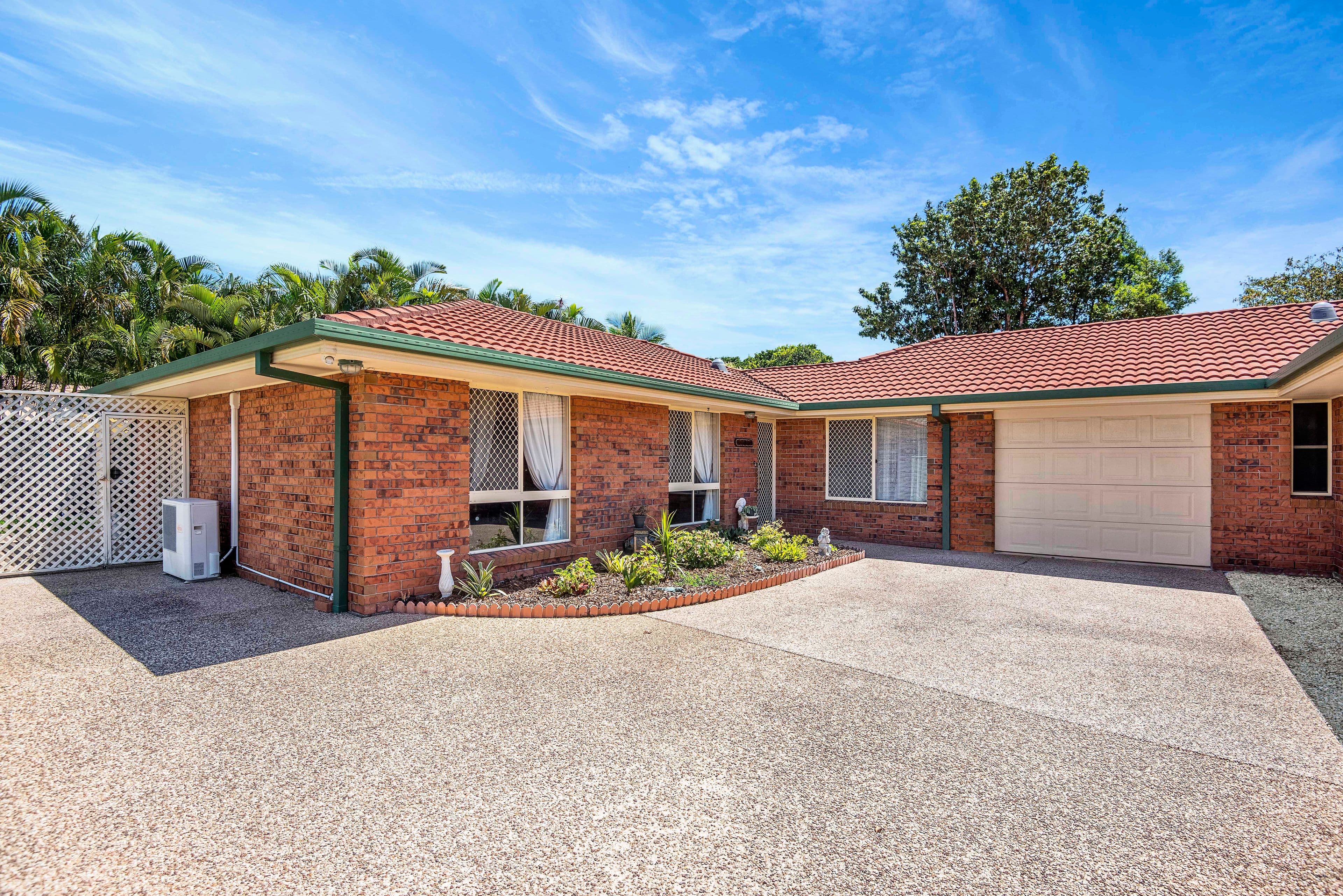 11 Chardonnay Crescent, Tweed Heads South - Image 1