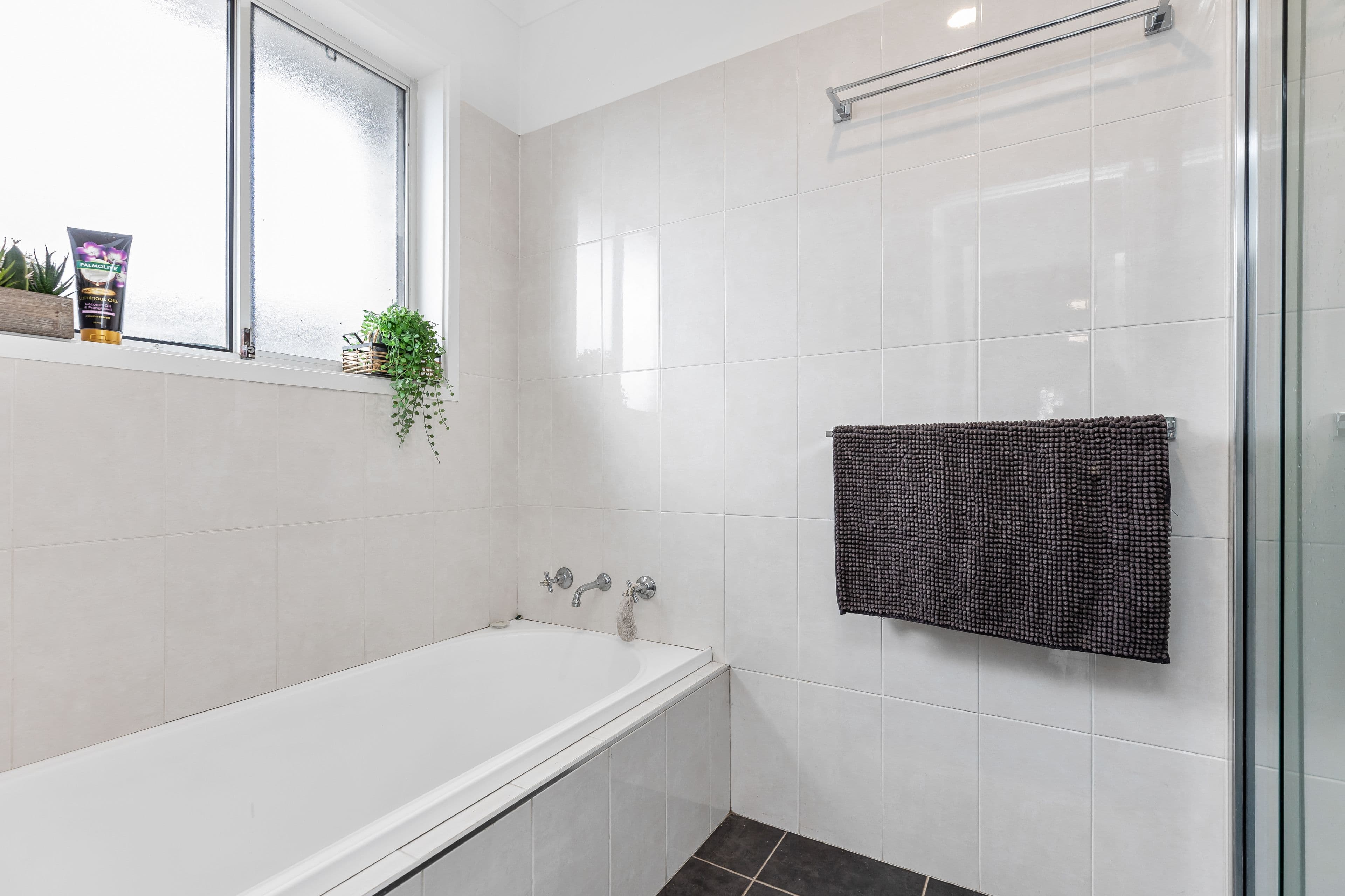 2 Gardenia Avenue, Lake Albert NSW 2650, Lake Albert - Thumbnail 3