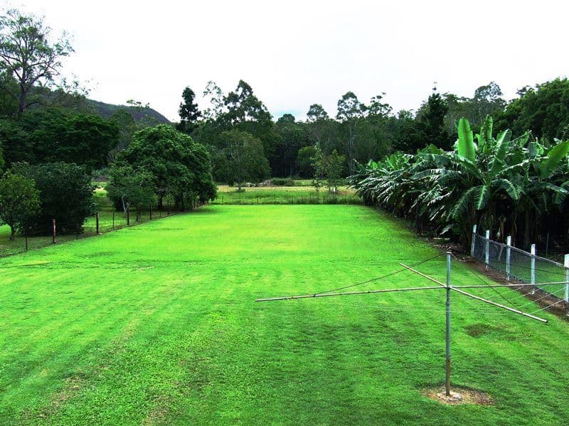 32 Coonowrin Road, GLASS HOUSE MOUNTAINS QLD 4518, Glass House Mountains - Thumbnail 4