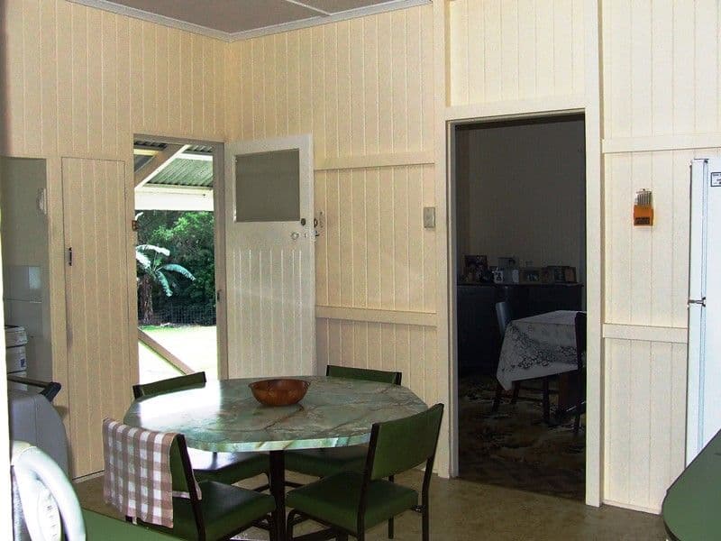 32 Coonowrin Road, GLASS HOUSE MOUNTAINS QLD 4518, Glass House Mountains - Thumbnail 7