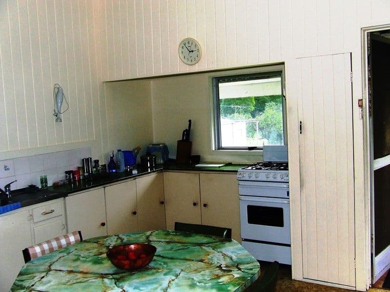 32 Coonowrin Road, GLASS HOUSE MOUNTAINS QLD 4518, Glass House Mountains - Thumbnail 8