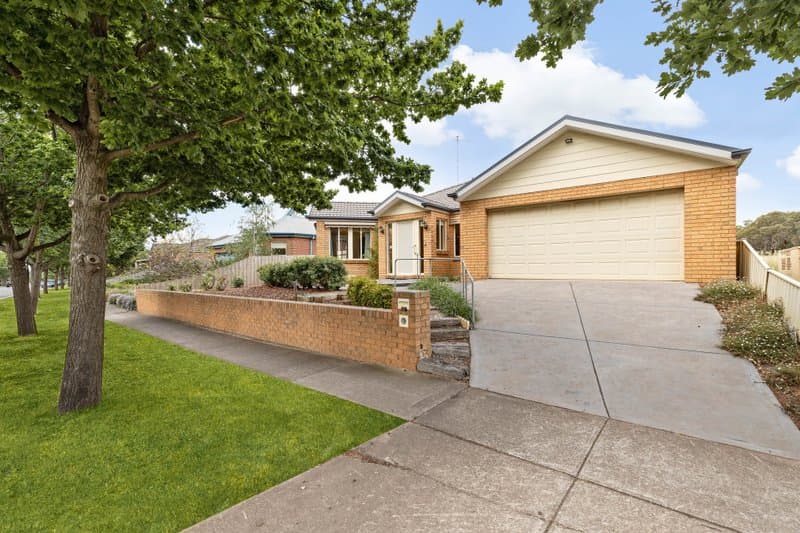 65 Belleview Drive, Sunbury - Image 1