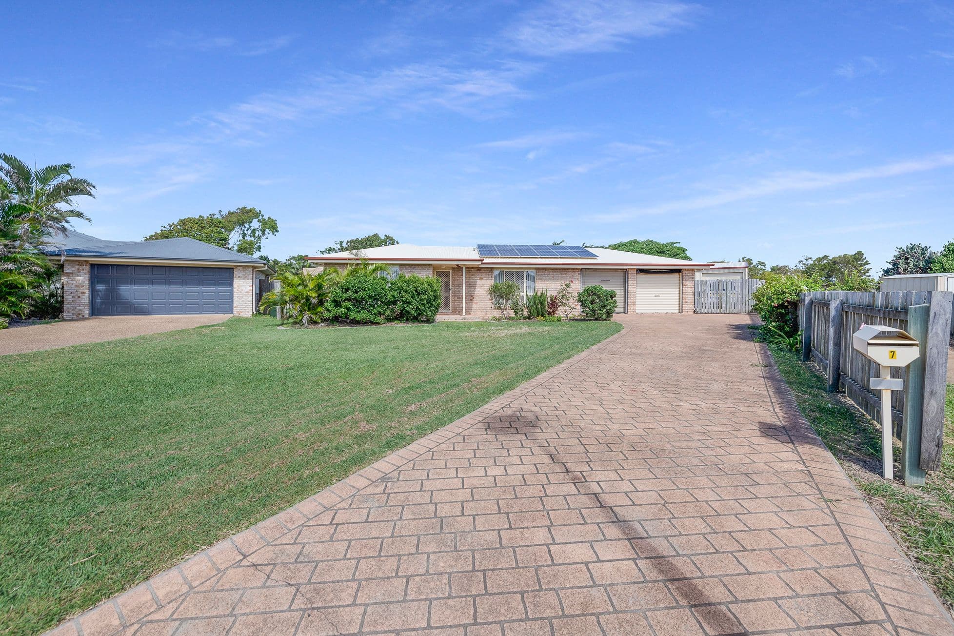 7 Blake Close, Coral Cove QLD 4670, Coral Cove - Thumbnail 2