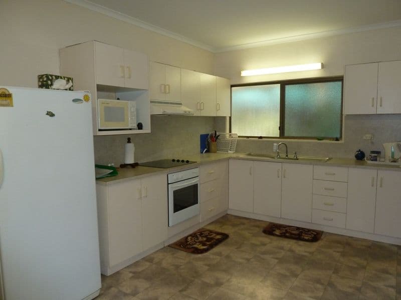1 Fernleigh Avenue, ANDERGROVE QLD 4740, Andergrove - Thumbnail 4