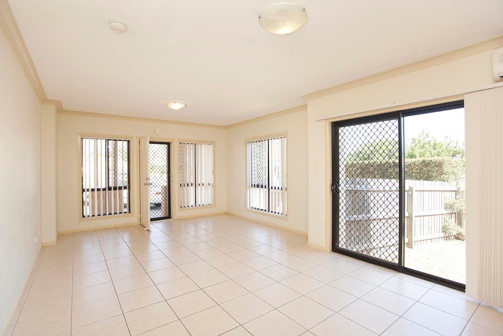 76 Tryon Street, UPPER MOUNT GRAVATT QLD 4122, Upper Mount Gravatt - Thumbnail 2