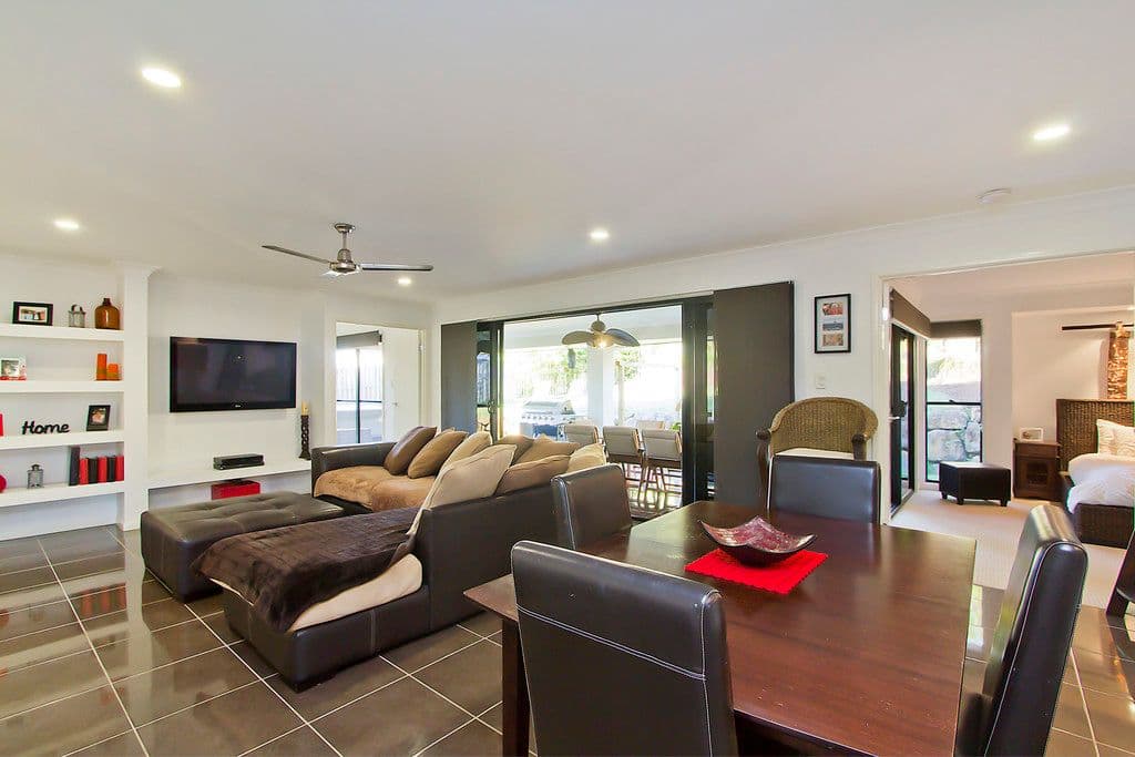 3 Kerrigan Court, MUDGEERABA QLD 4213, Mudgeeraba - Thumbnail 2