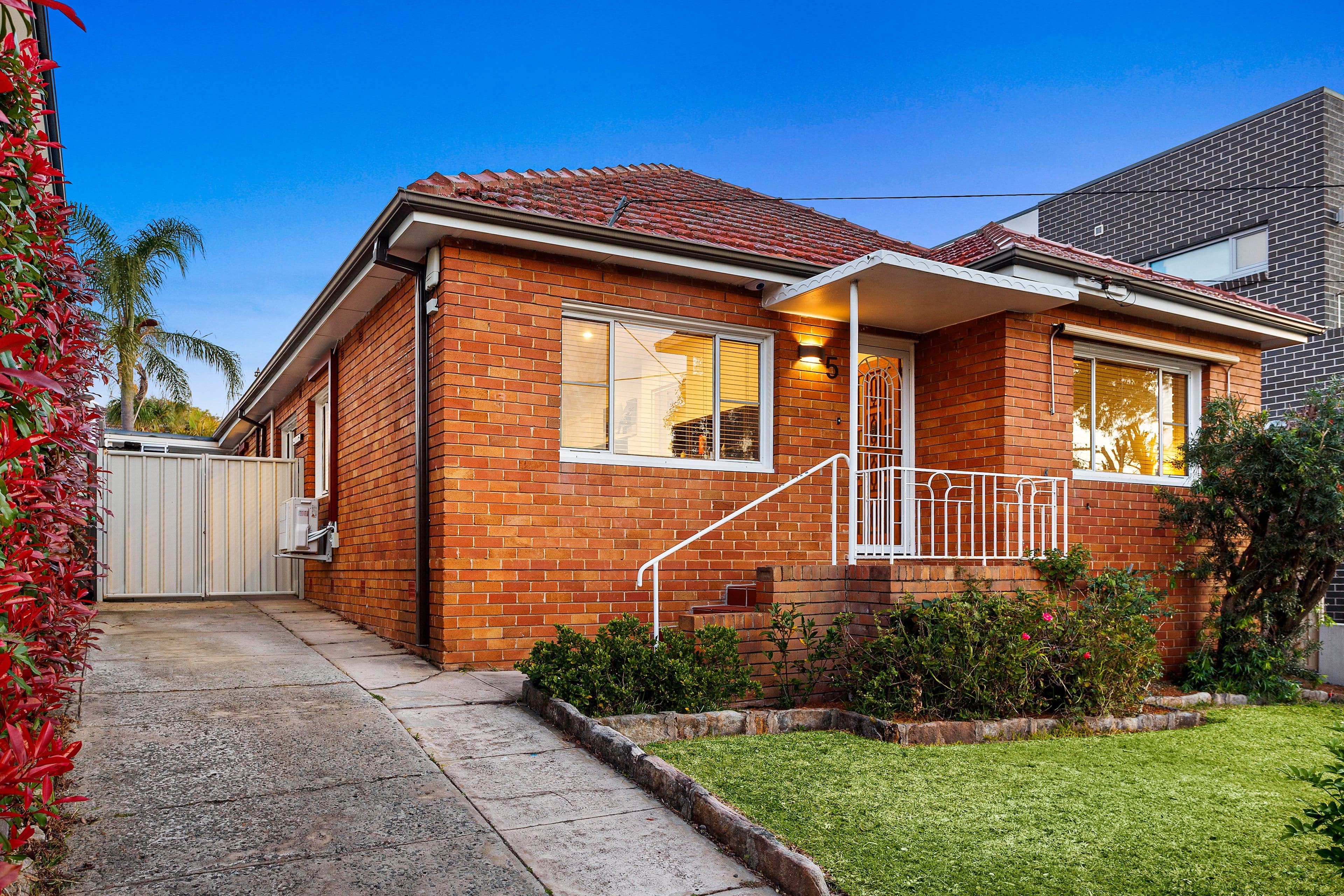5 Bungalow Road, Peakhurst NSW 2210, Peakhurst - Thumbnail 2