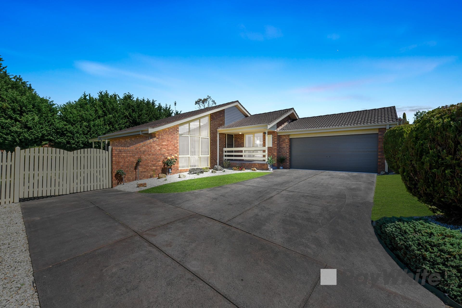 336 James Cook Drive, Endeavour Hills VIC 3802, Endeavour Hills - Thumbnail 2