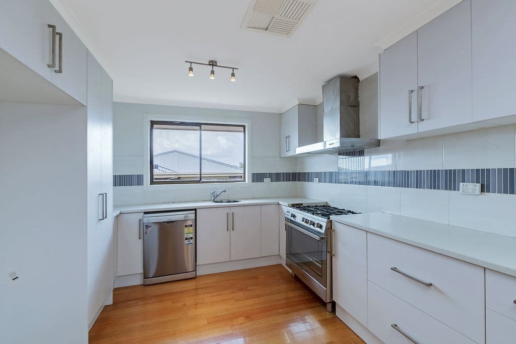 42 Davisson Street, EPPING VIC 3076, Epping - Thumbnail 2