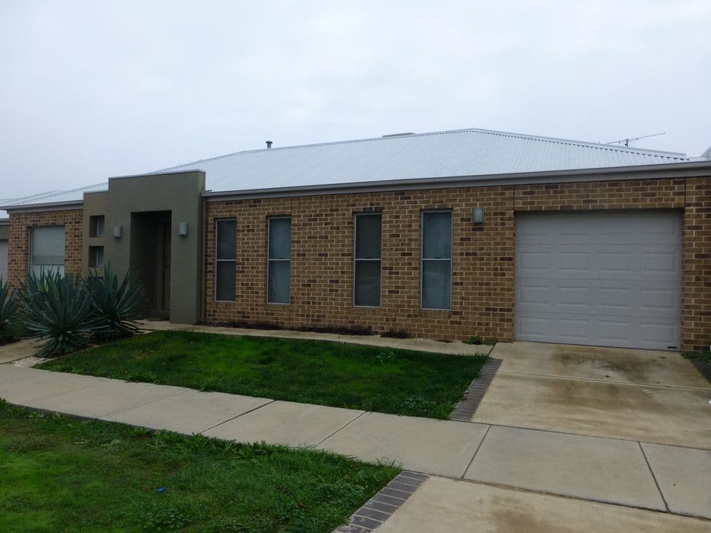 4 Sunset Avenue, ECHUCA VIC 3564, Echuca - Image 1