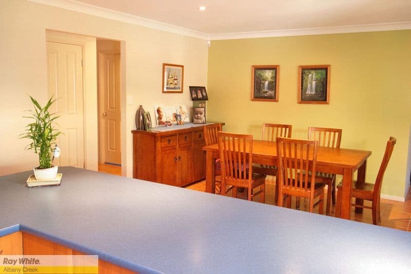 4 Heron Close, CASHMERE QLD 4500, Cashmere - Thumbnail 4