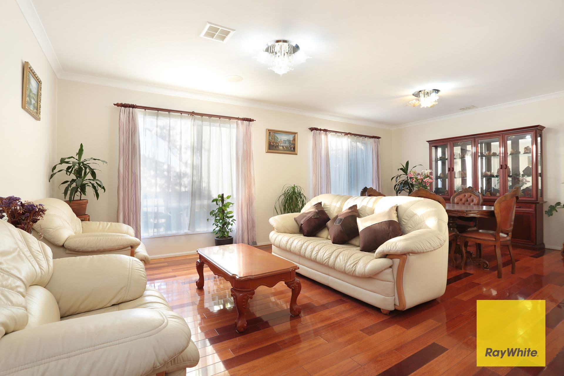 118 Jamieson Way, Point Cook VIC 3030, Point Cook - Thumbnail 2