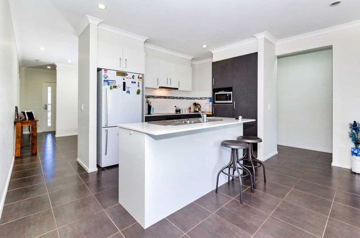 5 Clover Crescent, Boyne Island QLD 4680, Boyne Island - Thumbnail 5