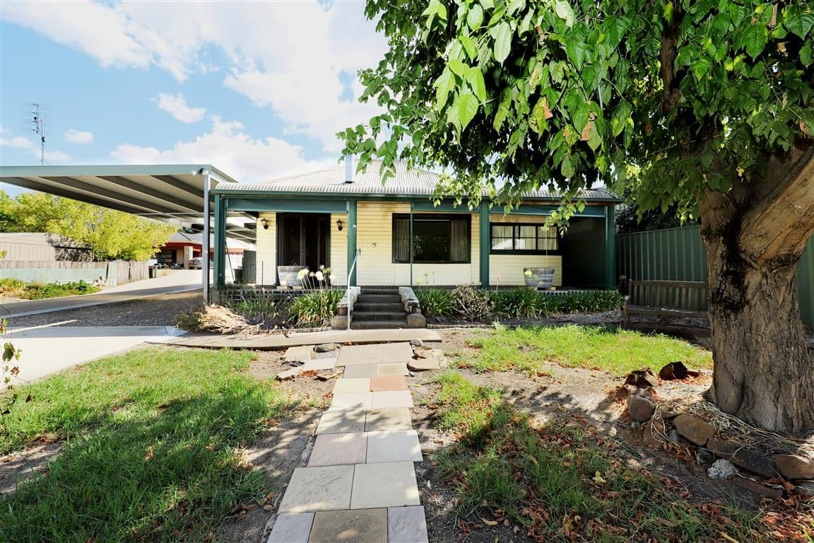 185 Capper Street, Tumut NSW 2720, Tumut - Image 1