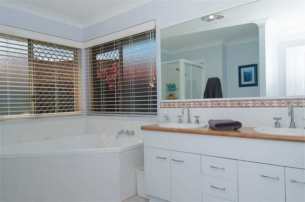 3 Crowsnest Close, Parkwood QLD 4214, Parkwood - Thumbnail 8