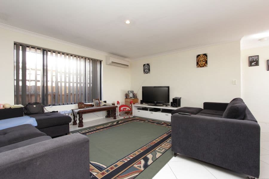 19 Strathmore Parkway, ELLENBROOK WA 6069, Ellenbrook - Thumbnail 2