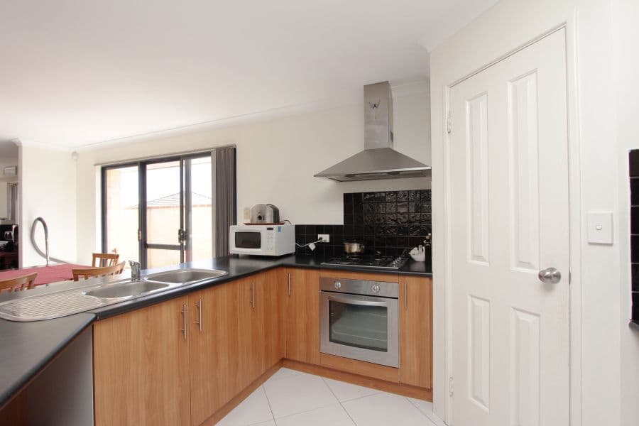 19 Strathmore Parkway, ELLENBROOK WA 6069, Ellenbrook - Thumbnail 4