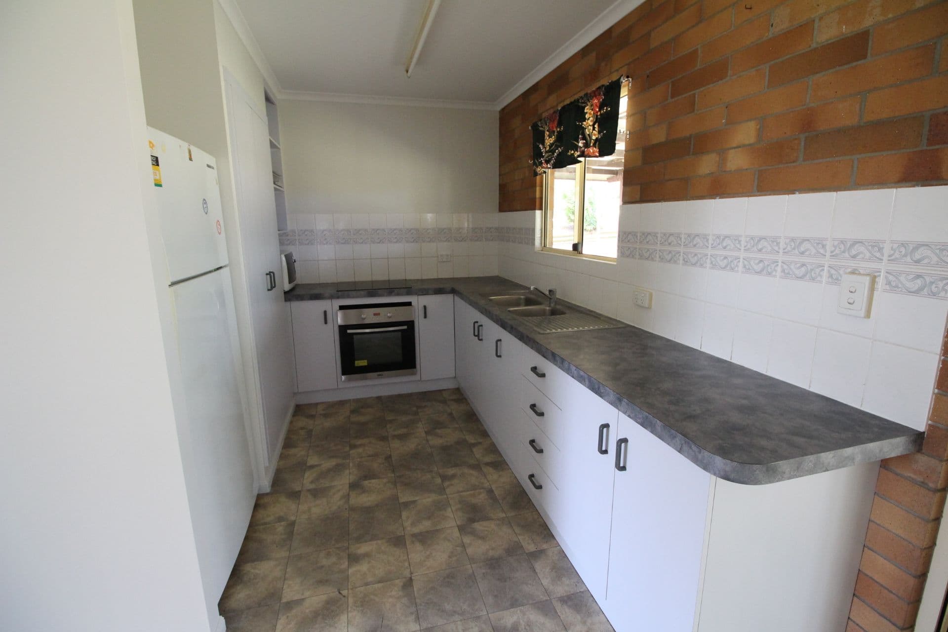 12 McKnight Road, Alligator Creek QLD 4740, Alligator Creek - Thumbnail 4