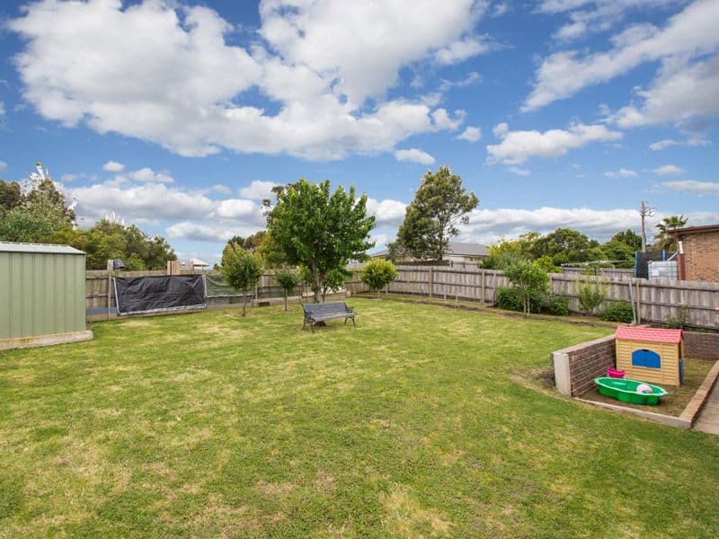 5 MEREDITH CRESENT, HAMPTON PARK VIC 3976, Hampton Park - Thumbnail 2