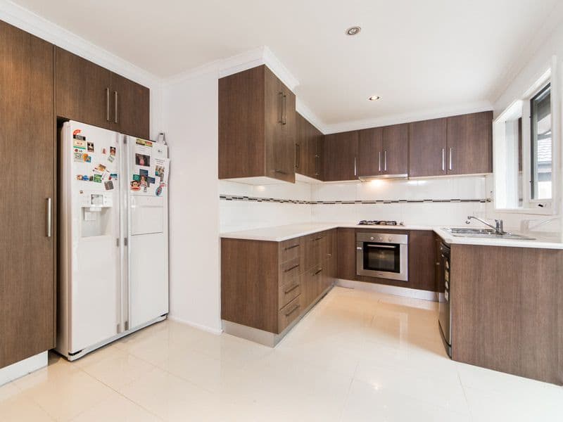 5 MEREDITH CRESENT, HAMPTON PARK VIC 3976, Hampton Park - Thumbnail 4