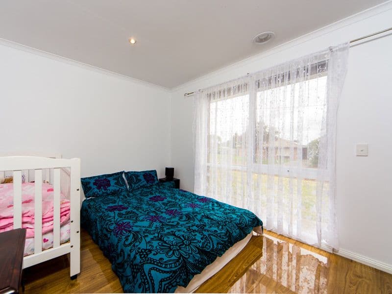 5 MEREDITH CRESENT, HAMPTON PARK VIC 3976, Hampton Park - Thumbnail 5