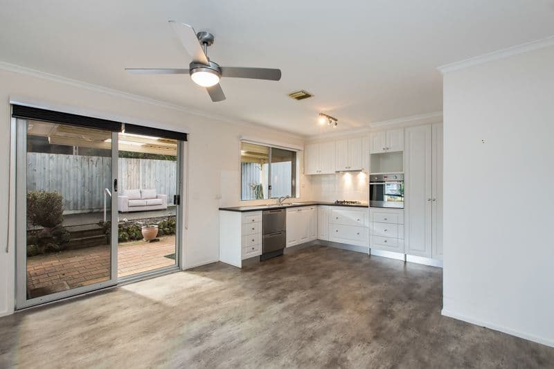 21 Sutherland Avenue, Melton South VIC 3338, Melton South - Thumbnail 2