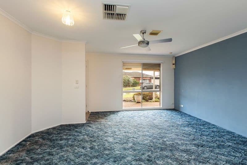 21 Sutherland Avenue, Melton South VIC 3338, Melton South - Thumbnail 7