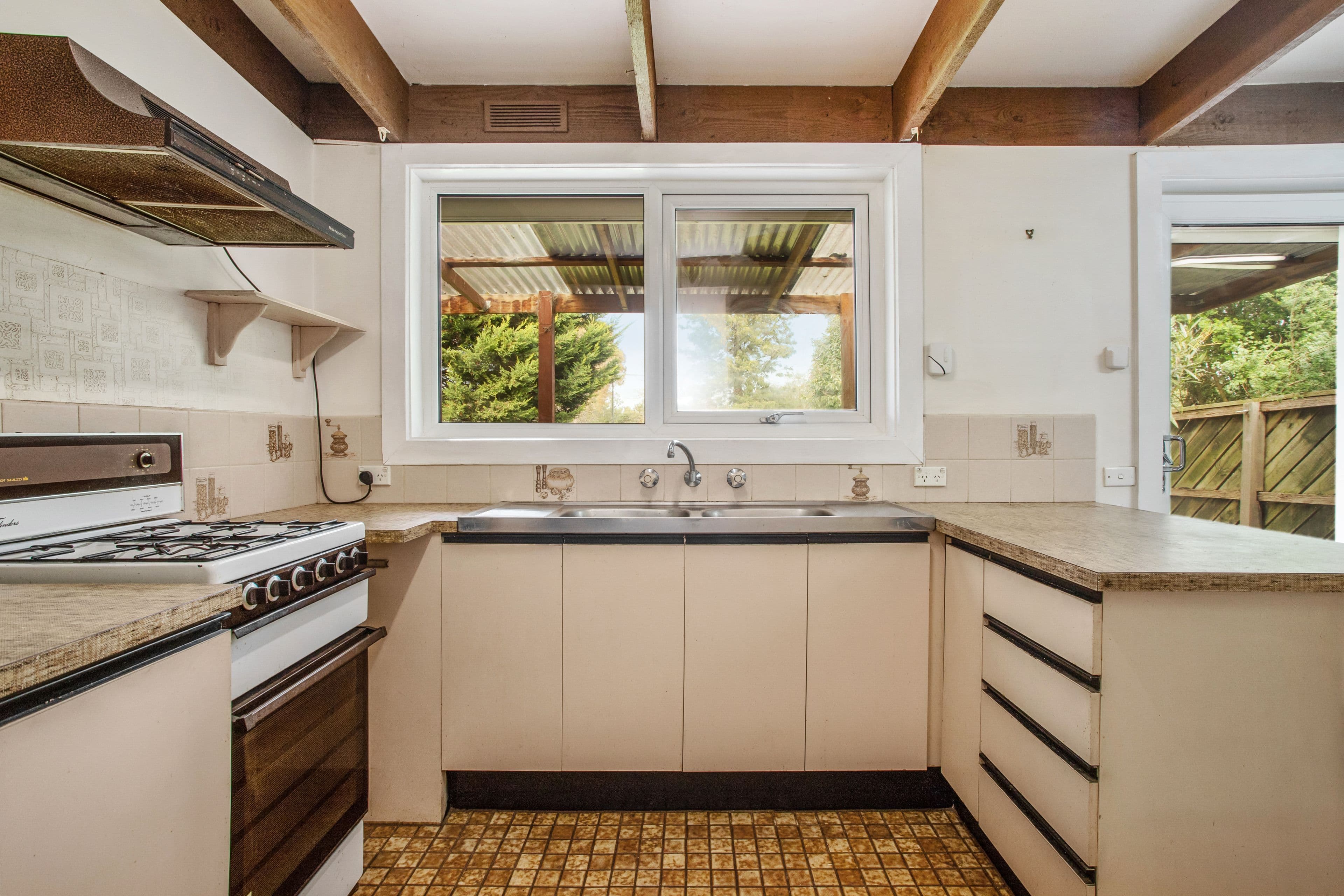 42 Colchester Road, Kilsyth VIC 3137, Kilsyth - Thumbnail 2