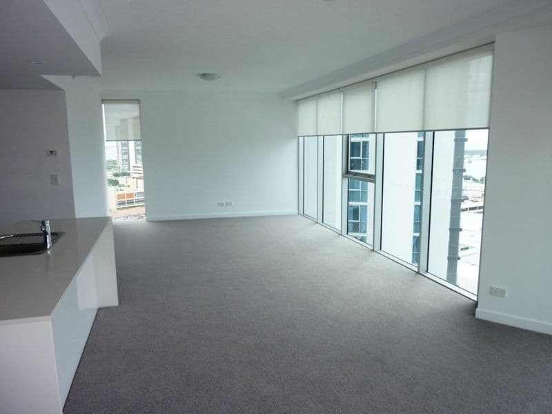 5 Lawson Street, SOUTHPORT QLD 4215, Southport - Thumbnail 3