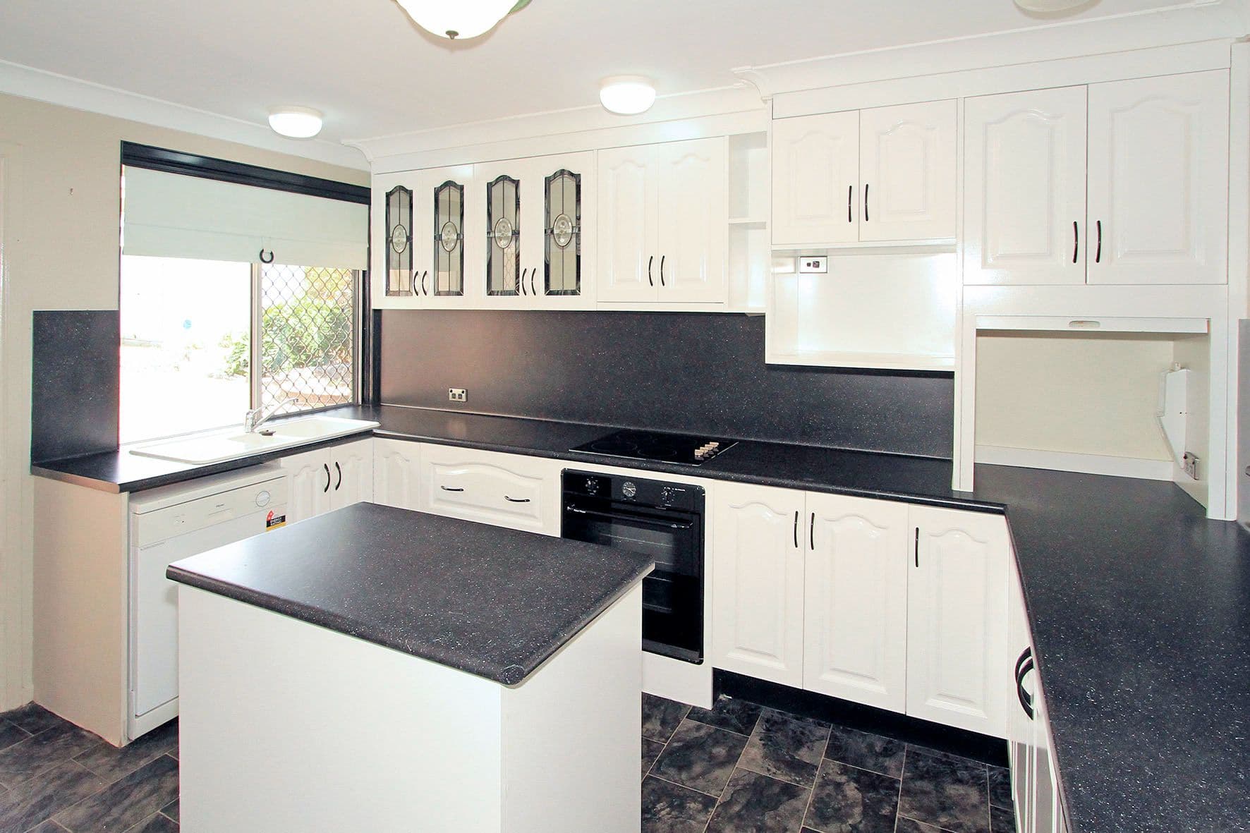38 MacDonald Street, BARLOWS HILL QLD 4703, Barlows Hill - Thumbnail 3