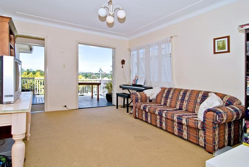10 Sixth Avenue, WINDSOR QLD 4030, Windsor - Thumbnail 5