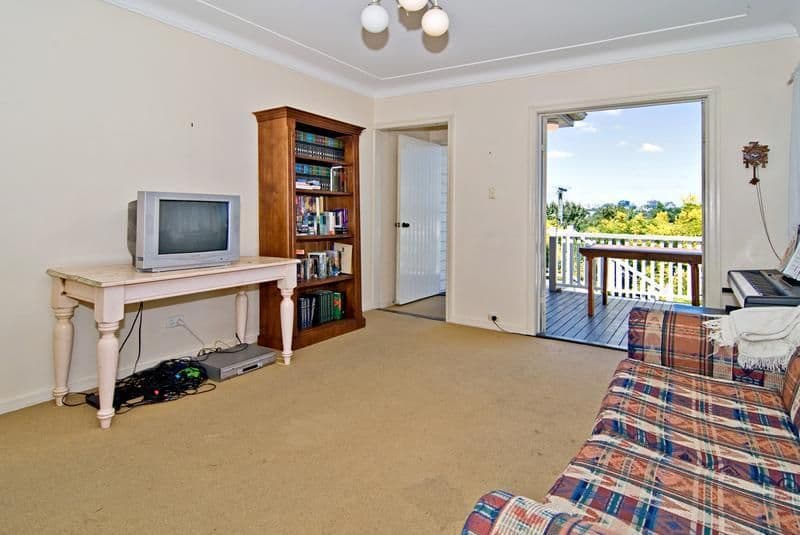 10 Sixth Avenue, WINDSOR QLD 4030, Windsor - Thumbnail 6
