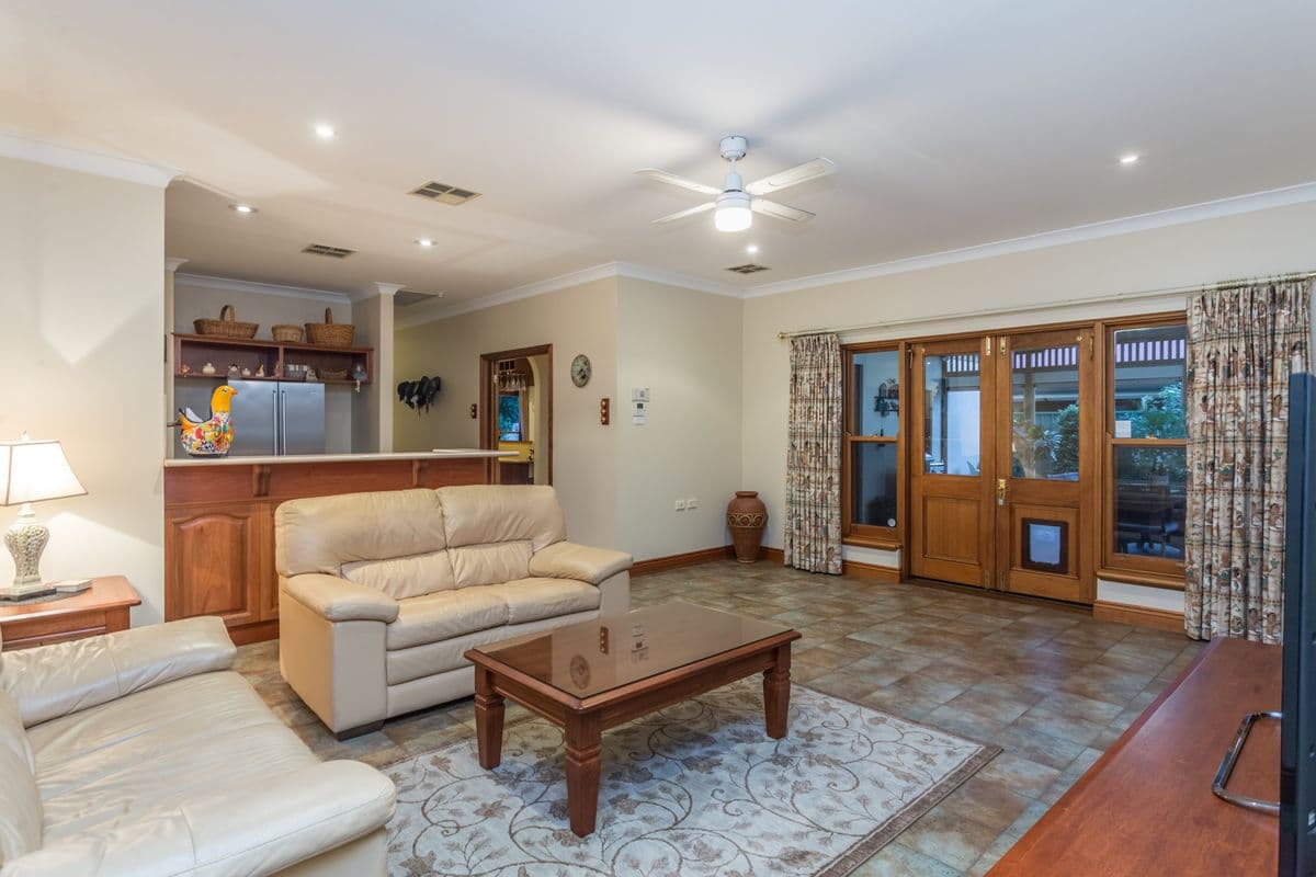 12 Burgundy Way, Glengowrie SA 5044, Glengowrie - Thumbnail 5