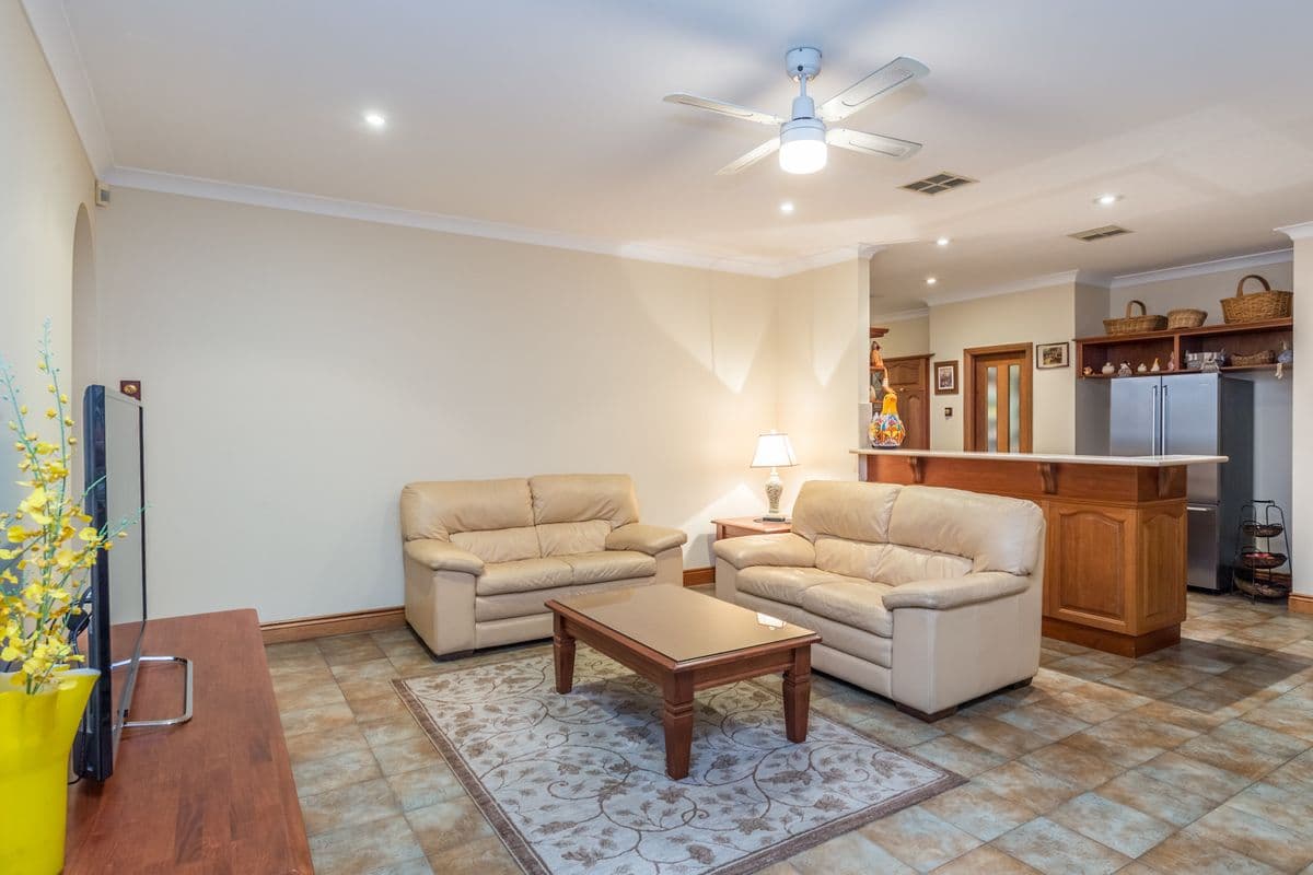 12 Burgundy Way, Glengowrie SA 5044, Glengowrie - Thumbnail 6