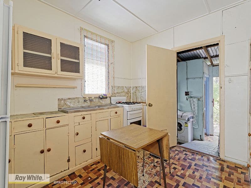 13 Redbank Road, Redcliffe QLD 4020, Redcliffe - Thumbnail 5